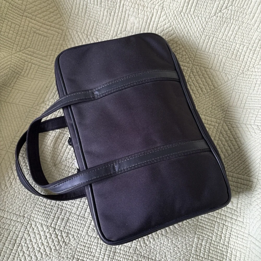 Modella Black CosmeticMakeup Train Case Travel Organizer DoubleZip Handles 11.5